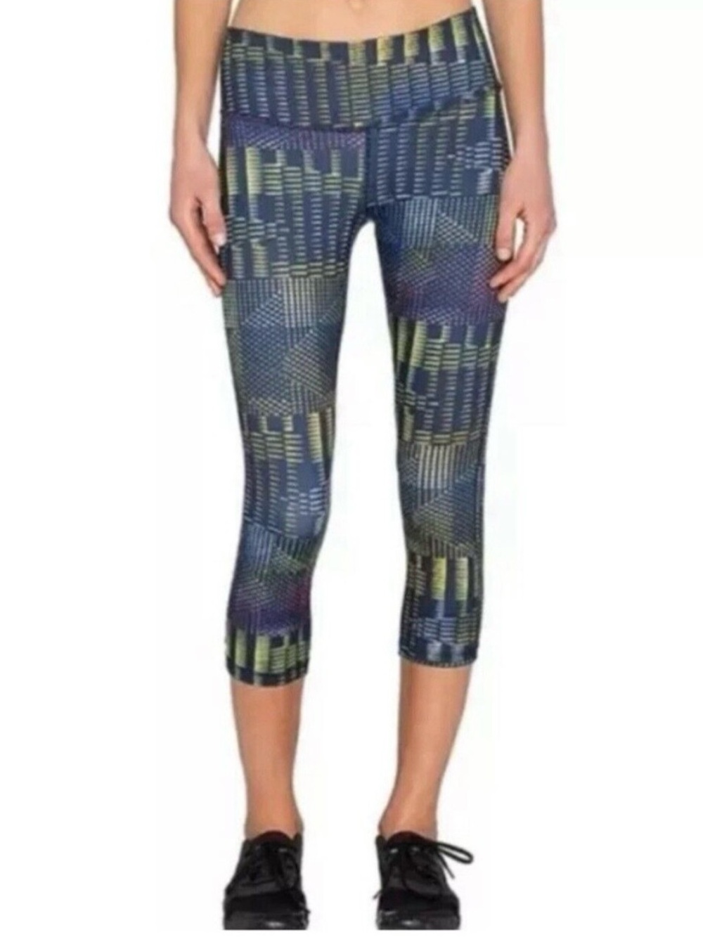 NWOT Patagonia women’s centered cropped tights in Shadow Popa Navy